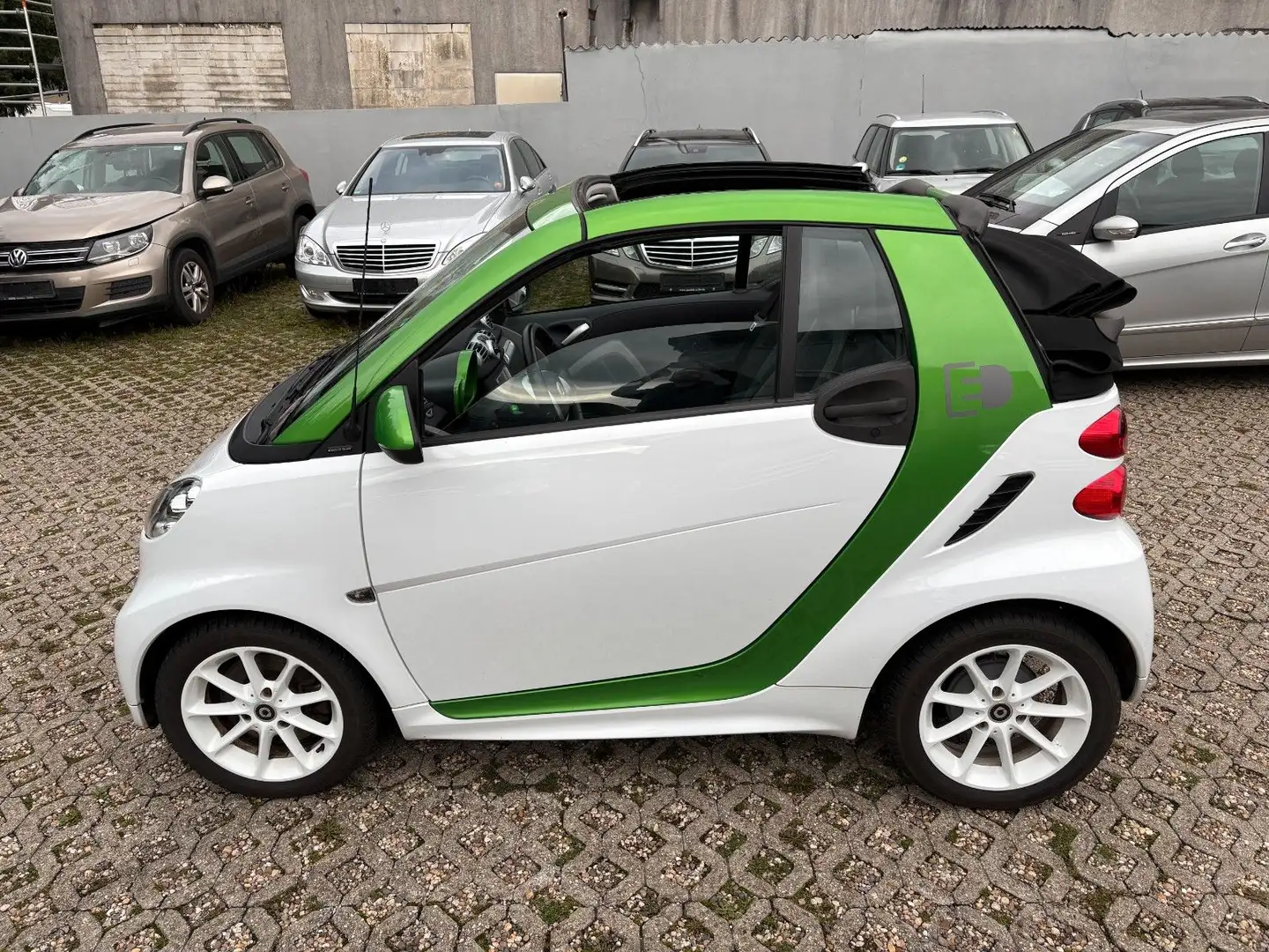 smart forTwo cabrio electric drive DESIGN-PAKET 1.HAND Weiß - 2