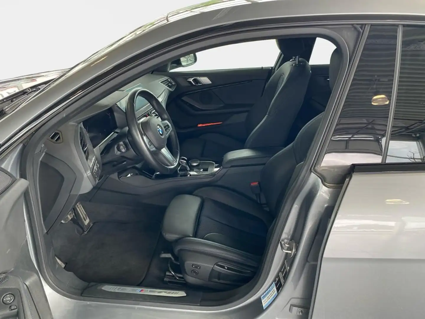 BMW 218 M Sport Grau - 2
