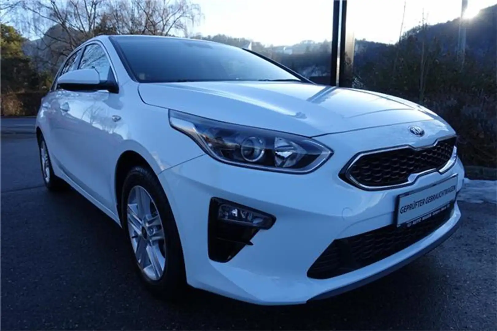 Kia Ceed / cee'd ceed 1,6 CRDi ISG Silber Weiß - 1