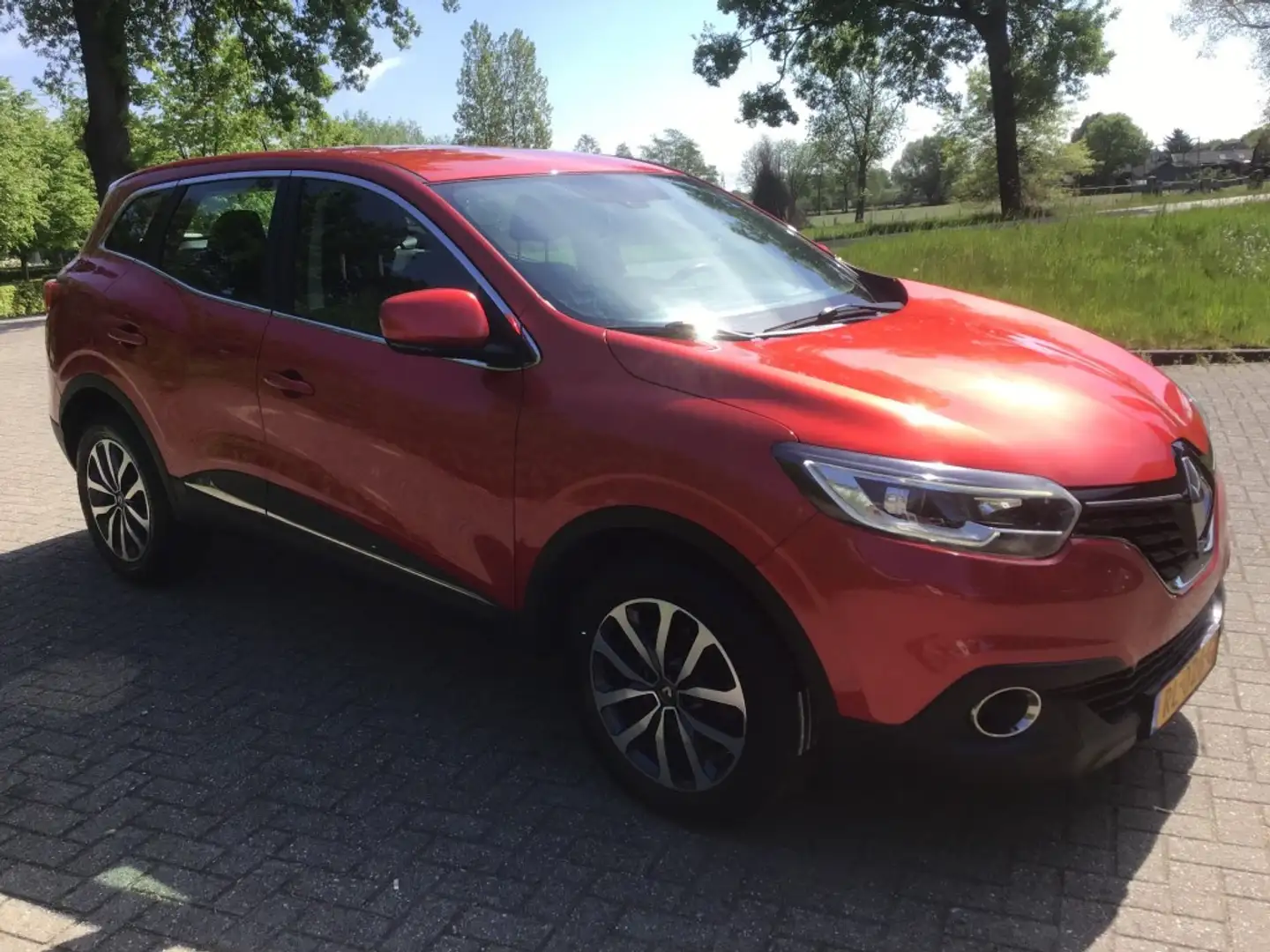 Renault Kadjar 1.2 TCE LIMITED Rood - 2