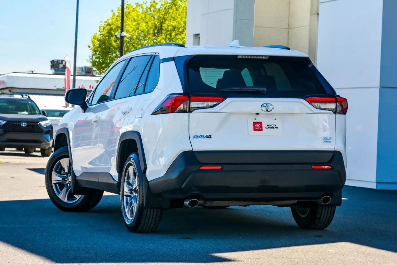 Toyota RAV 4 снимка Toyota RAV 4