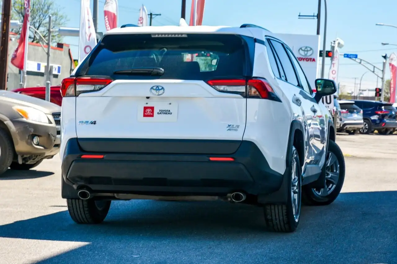 Toyota RAV 4 снимка Toyota RAV 4