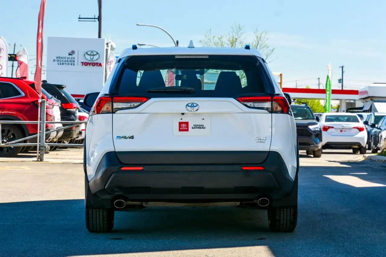 Toyota RAV 4 снимка Toyota RAV 4