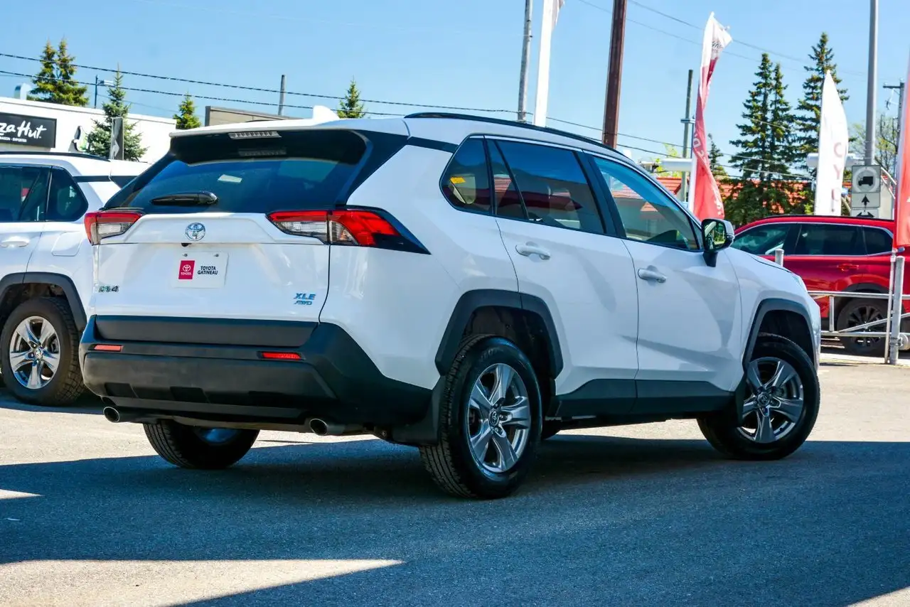 Toyota RAV 4 снимка Toyota RAV 4