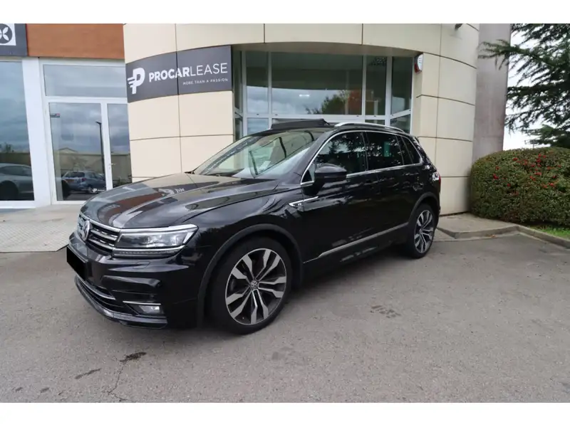 VOLKSWAGEN Tiguan