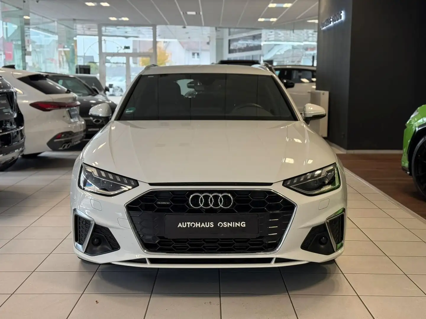 Audi A4 Avant 40 TFSI Q S-Line MATRIX VITUAL AHK STHZ Weiß - 2