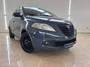 Ypsilon III 2011 1.2 8v Silver c/clima 69cv