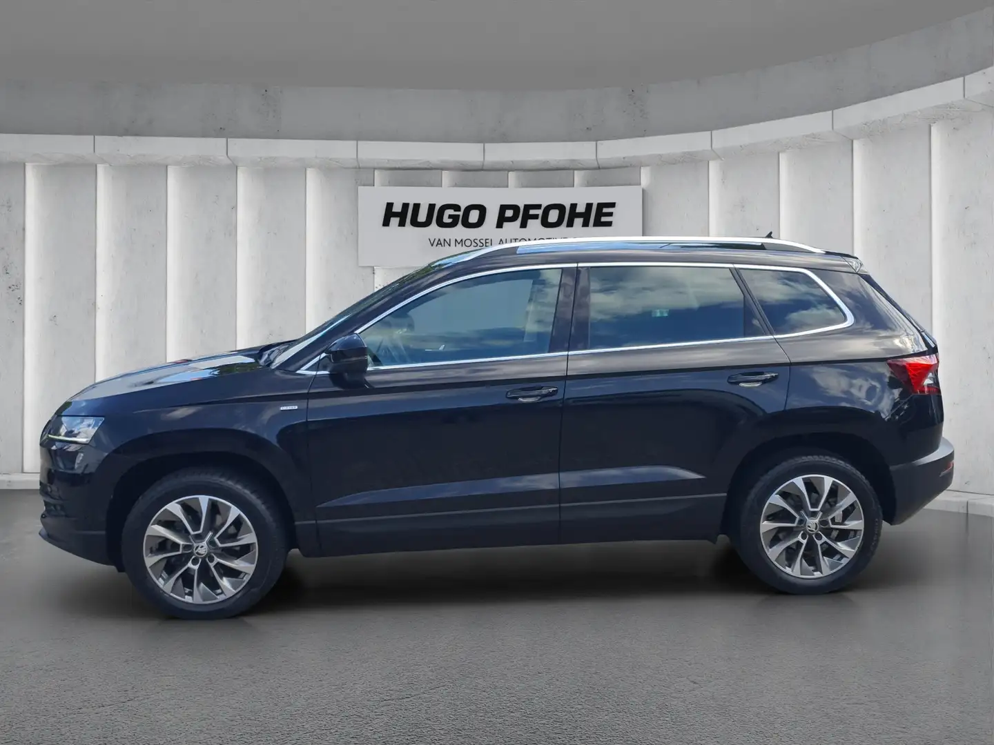 Skoda Karoq Clever 1.5 TSI Autom LED ACC RFK SHZ LMF Fekete - 2