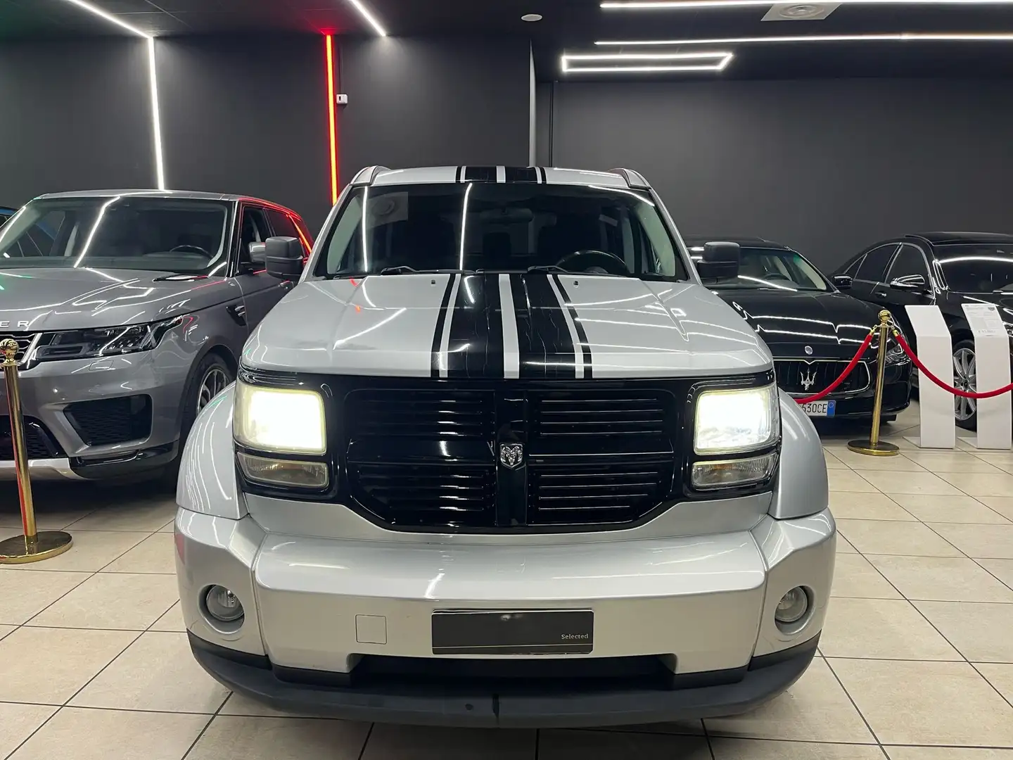 Dodge Nitro 2.8 L4 crd 16v R/T 4wd auto dpf AUTOMATICA Gris - 2
