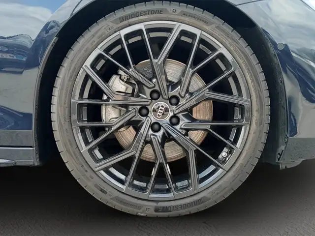 Audi A6 view 6