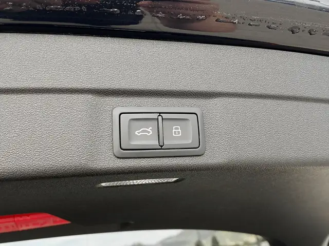 Audi A6 view 14