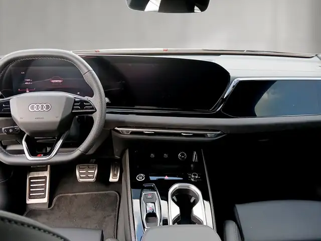 Audi A6 view 12