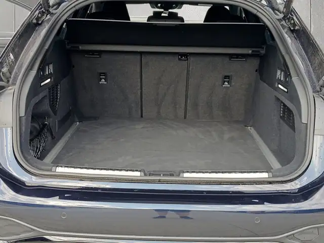 Audi A6 view 13
