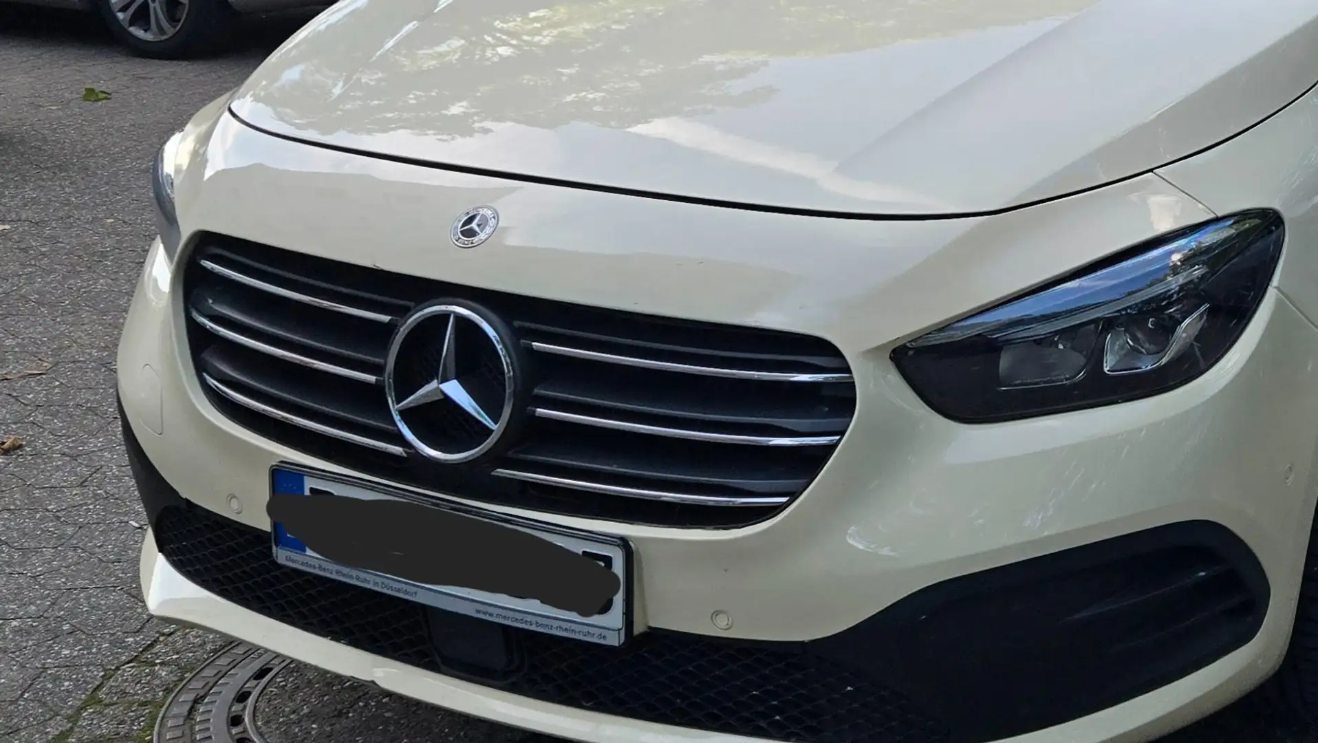 Mercedes-Benz T-Klasse T 180 d Automatik Beige - 2