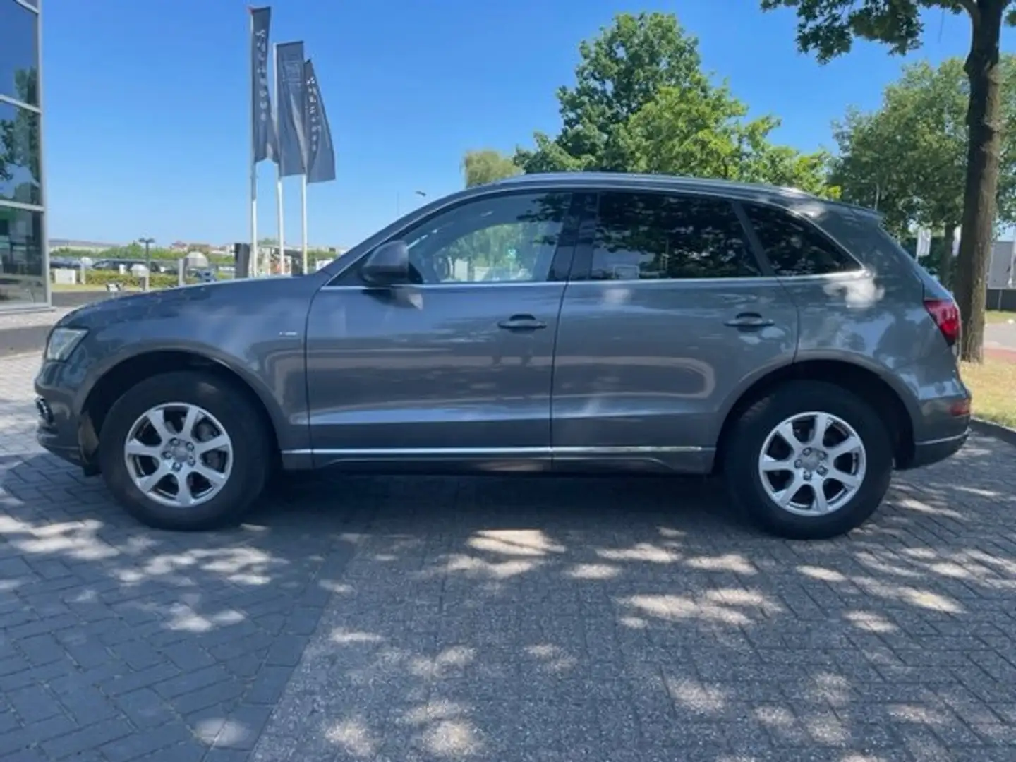 Audi Q5 2.0 TDI S-LINE Grau - 2