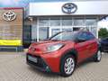 Toyota Aygo X 1,0 *Pulse* Schalter mit Allwetterreifen Rot - thumbnail 1