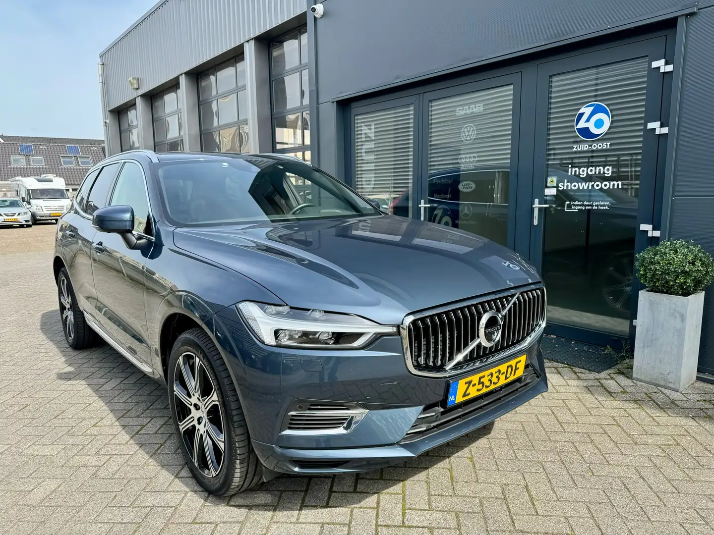 Volvo XC60 2.0 T8 Twin Engine AWD panoramadak massage stoelen Blauw - 1