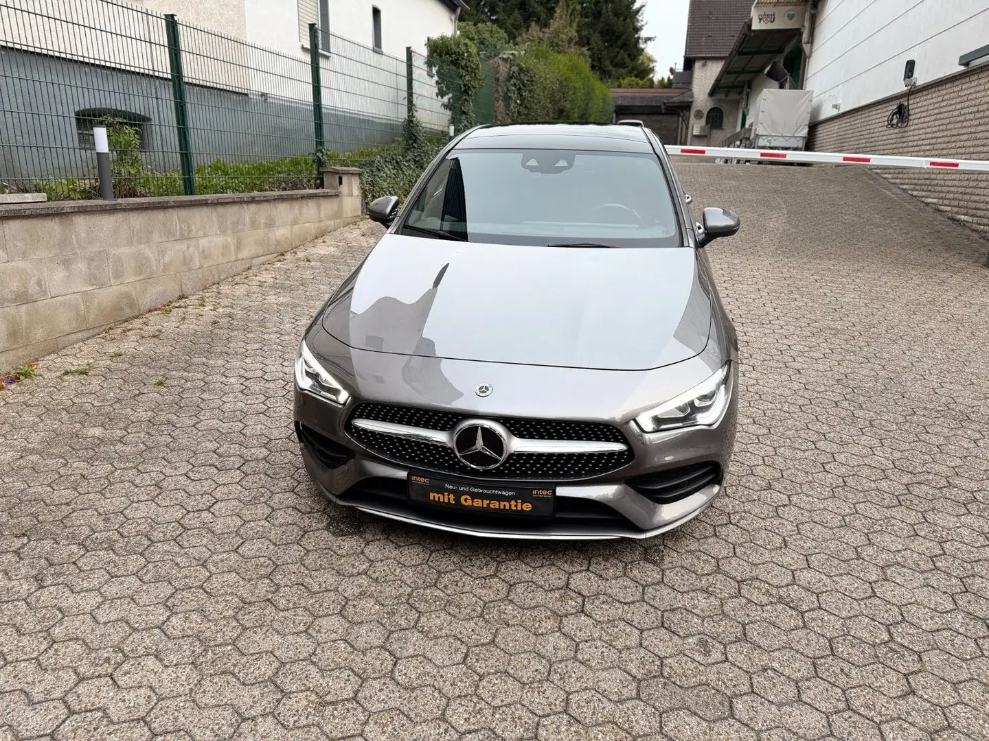 Mercedes-Benz CLA 180 CLA -Klasse AMG SPORT PAKET Grau - 2