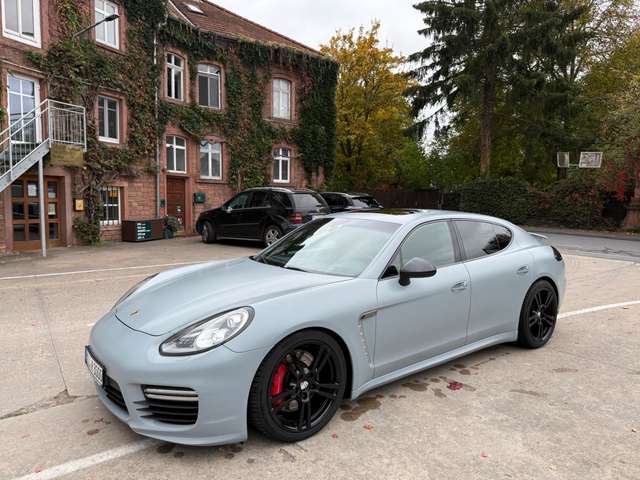 Imagine Porsche Panamera Turbo 4.8 V8