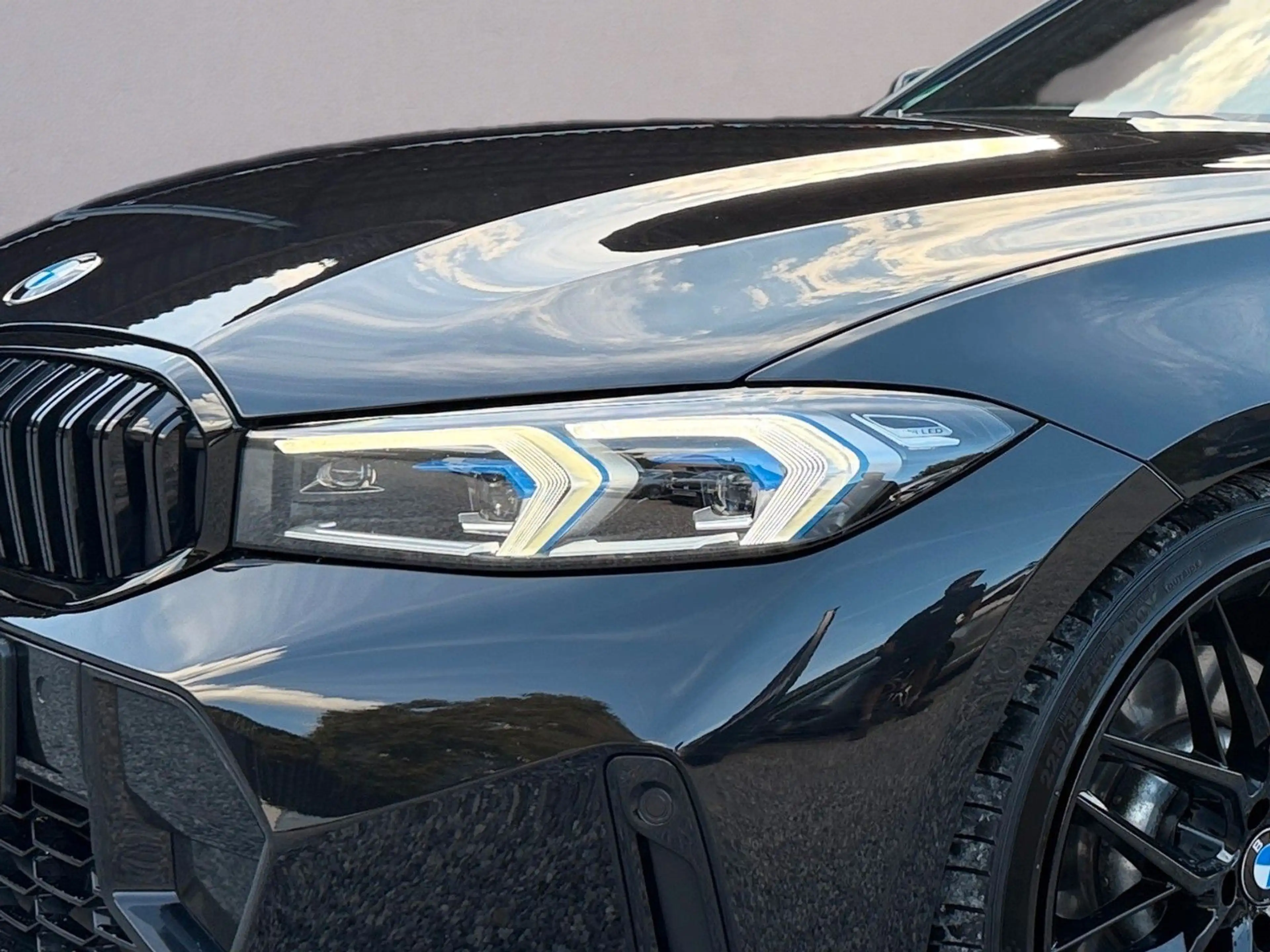 BMW 330 d Touring M Sport AHK/ACC/PANO/HUD — photo 9