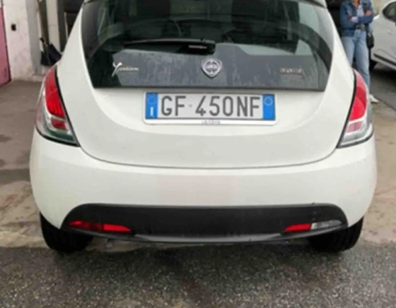 Lancia Ypsilon 1.0 firefly hybrid 4700KM-NO VINCOLI-FATTURABILE- Bianco - 2