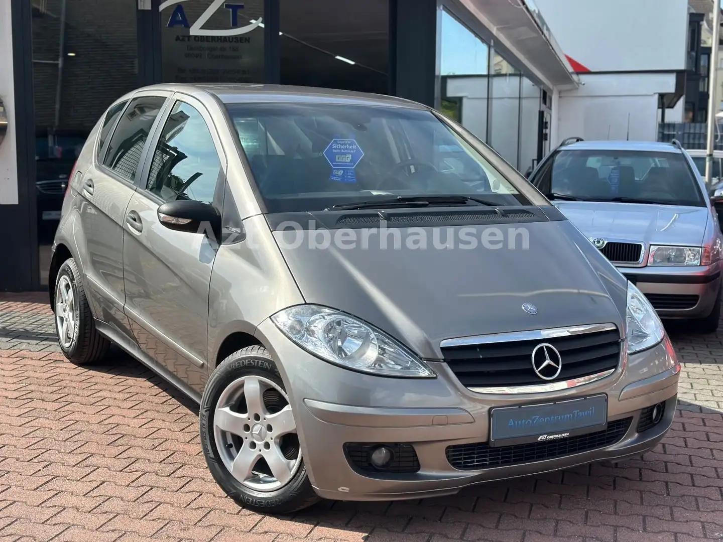 Mercedes-Benz A 150 A -Klasse A 150*AUTOMATIK*TÜV NEU*ALU* Grau - 1