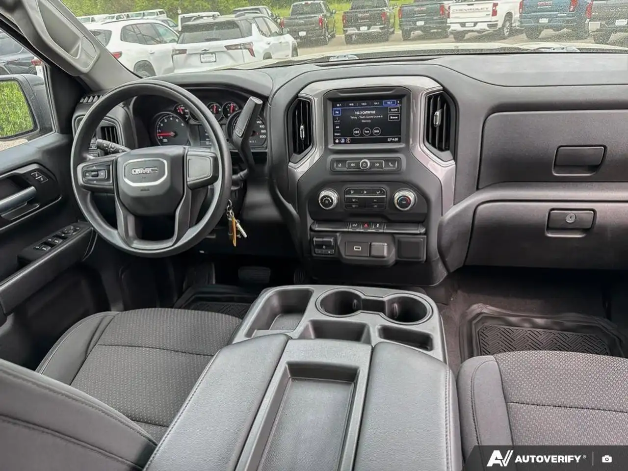 GMC Sierra 1500 снимка GMC Sierra 1500