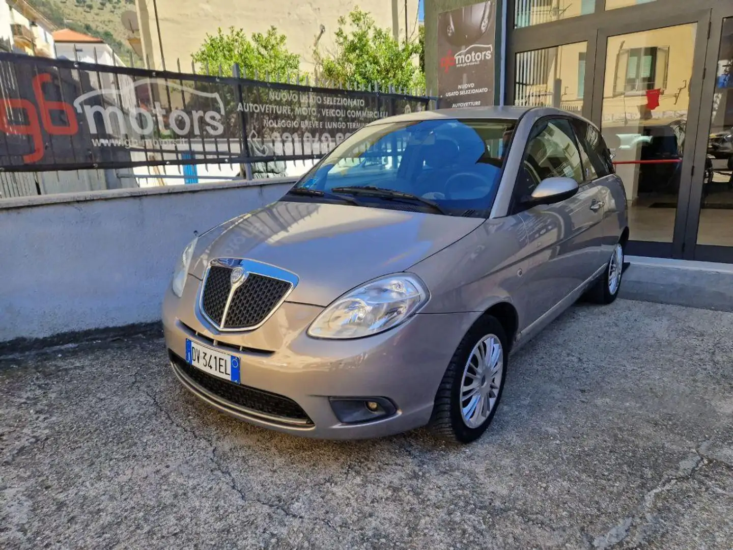 Lancia Ypsilon 1.2 Argento Wit - 1