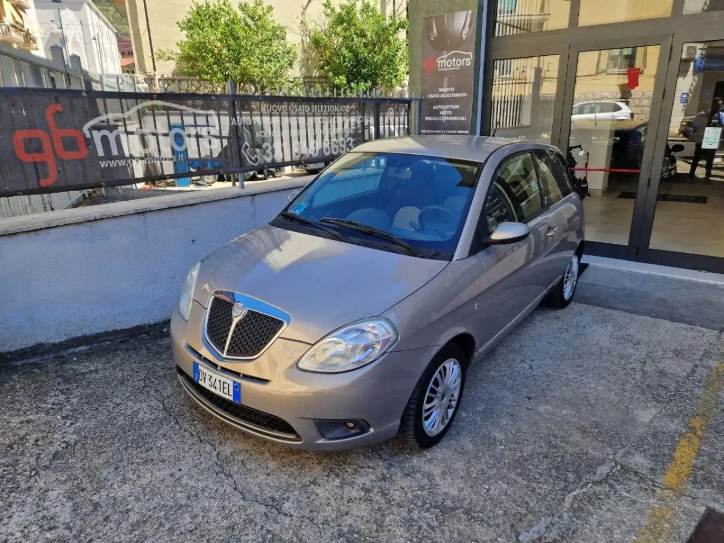 Lancia Ypsilon 1.2 Argento Wit - 2