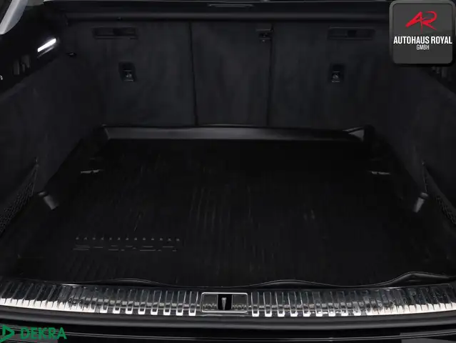 Audi E-Tron view 12
