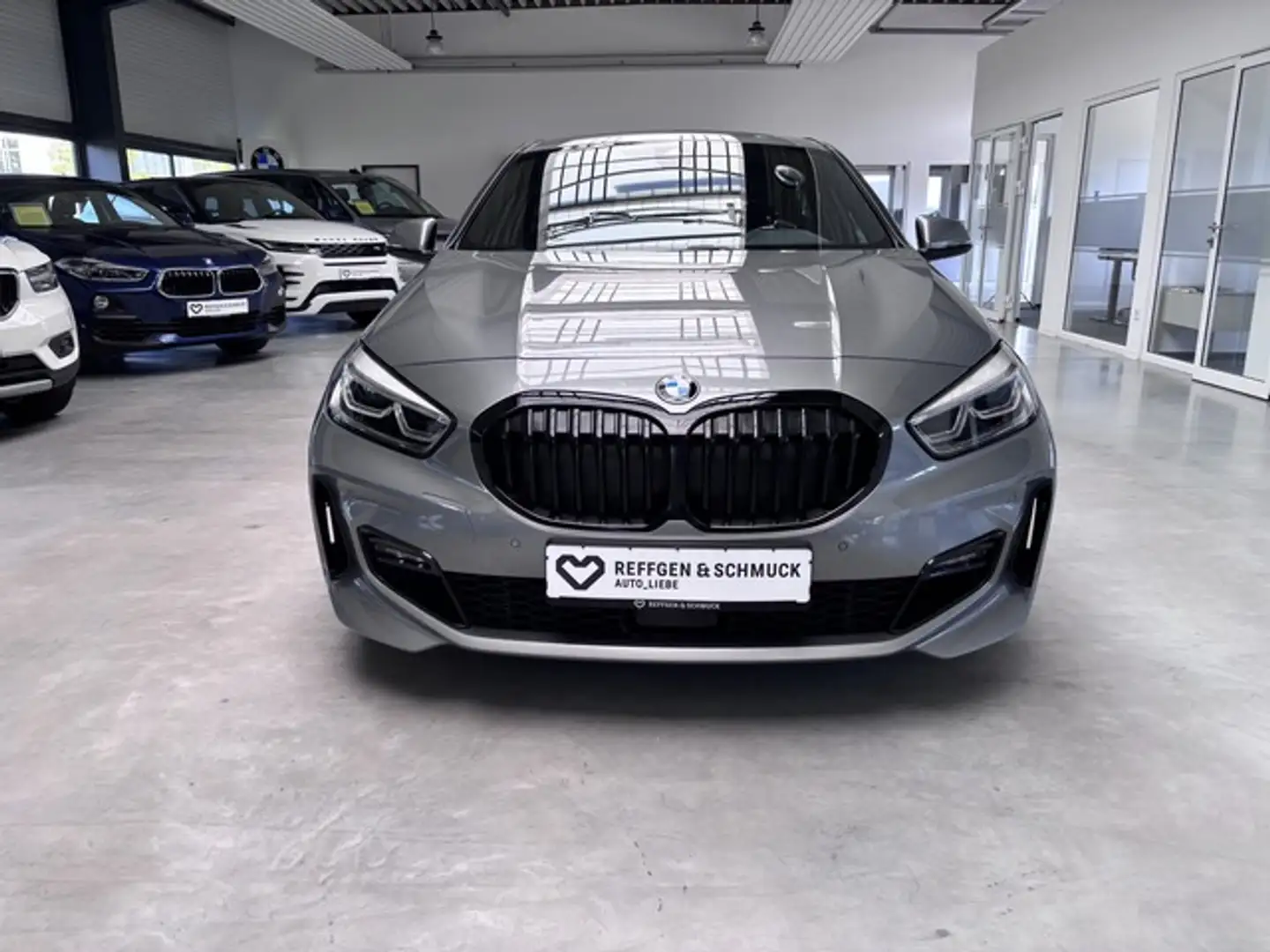 BMW 118 M-SPORT AUTOMAT+KLIMA+NAV+LED+DAB+APPLE+HIFI Grau - 2