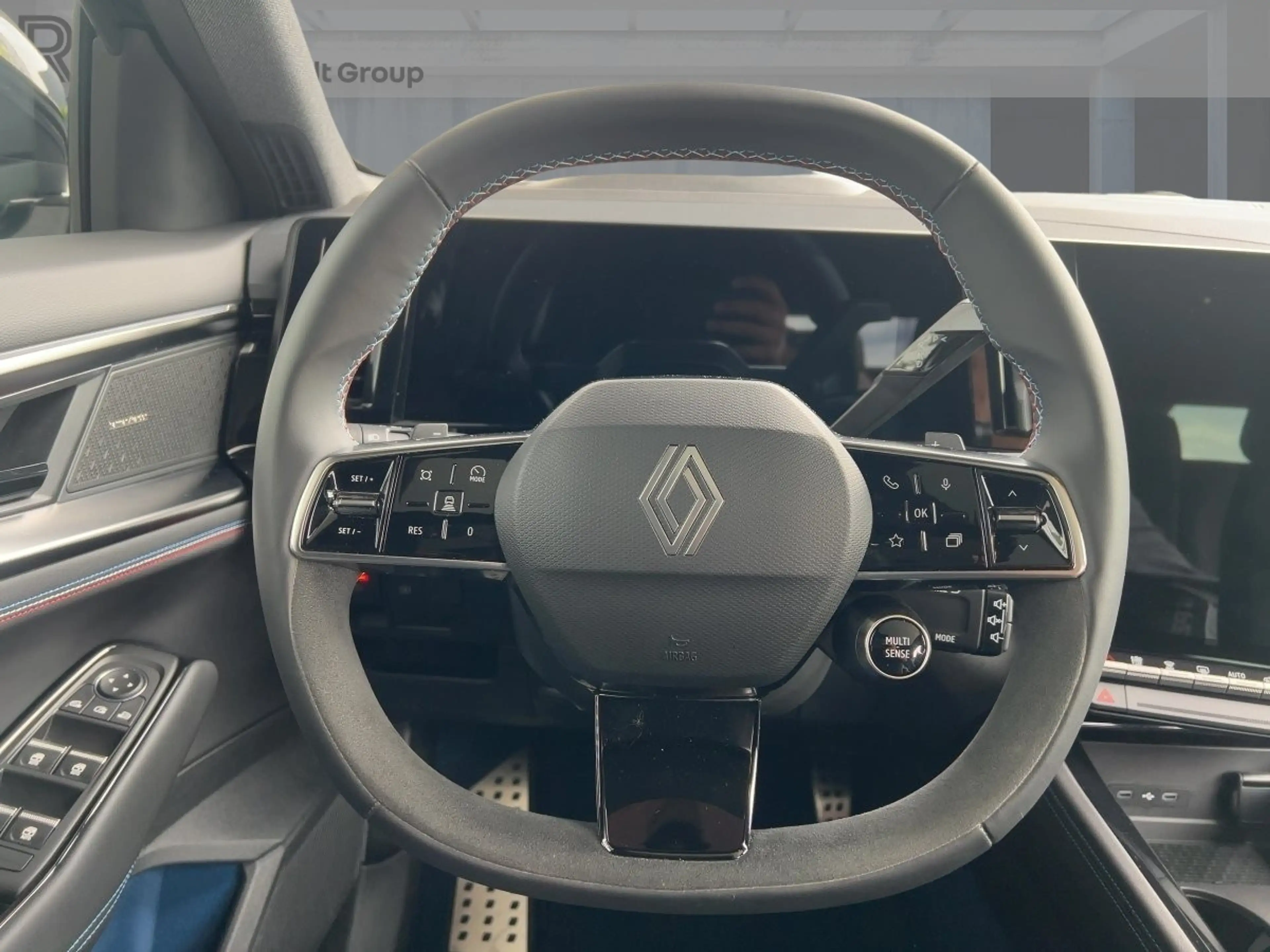 Renault Rafale Atelier Alpine E-Tech Plug-in Hybrid 4x4 — photo 11