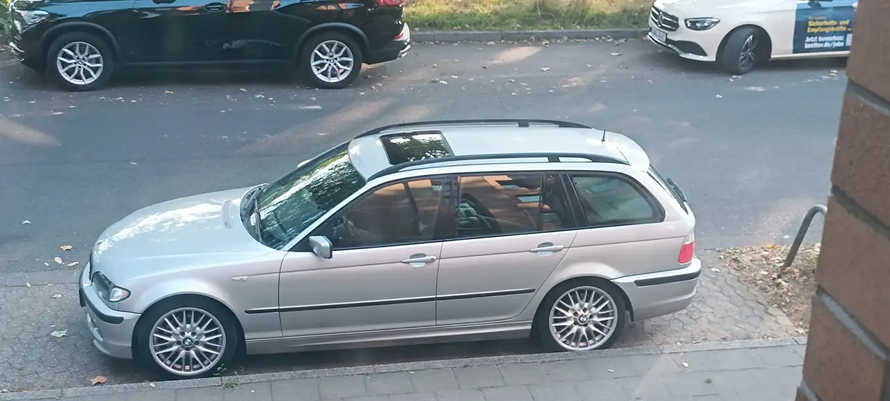 BMW 330