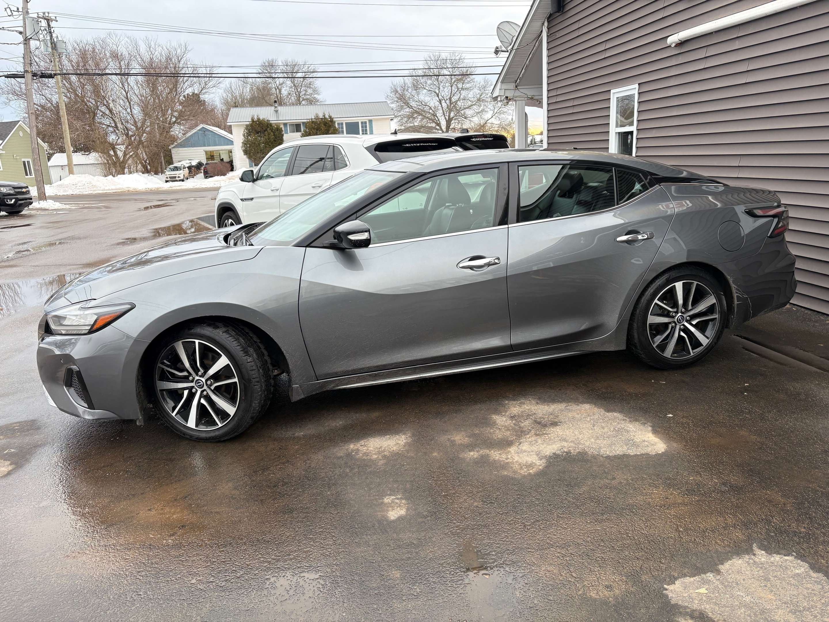 2023 Nissan Maxima SL — photo 1