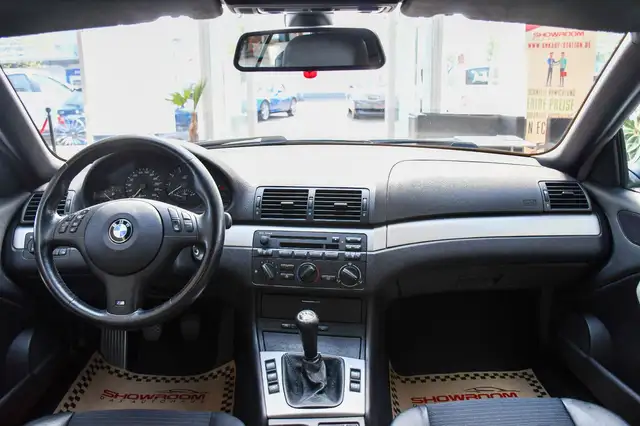 BMW 3 Series view 25