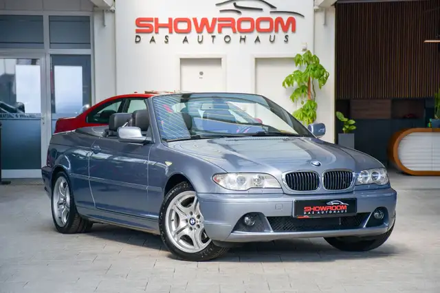BMW 3 Series view 6