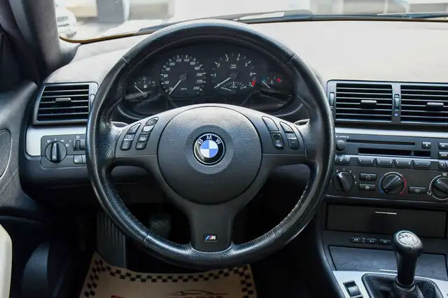 BMW 3 Series view 26