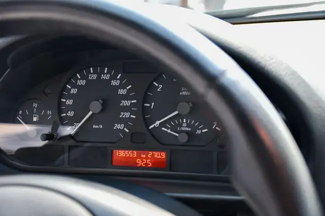 BMW 3 Series view 29