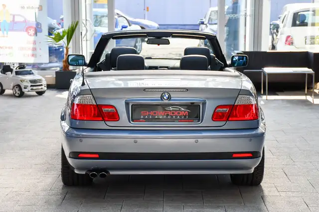 BMW 3 Series view 12