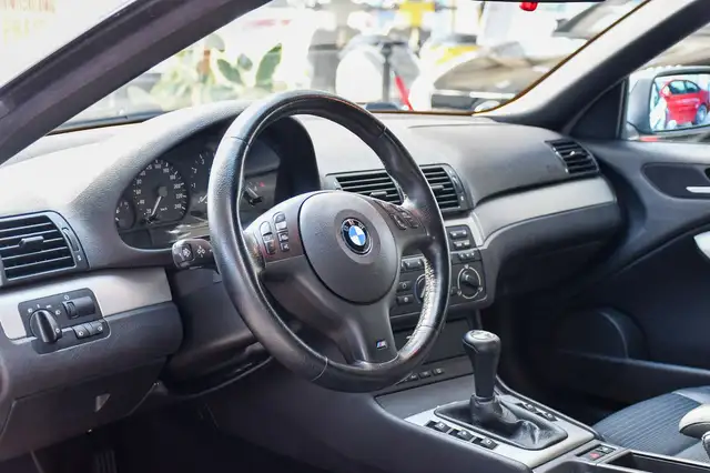 BMW 3 Series view 24