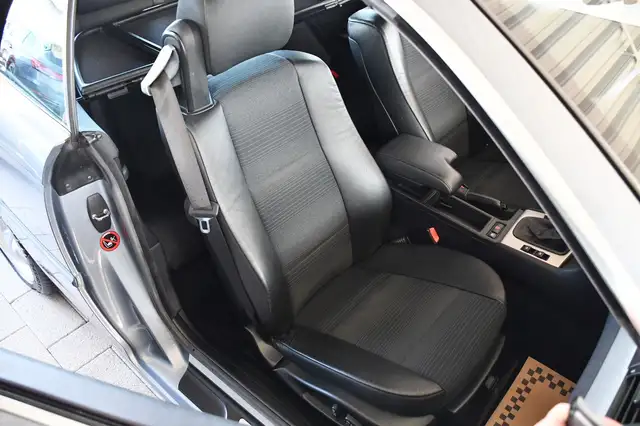 BMW 3 Series view 19