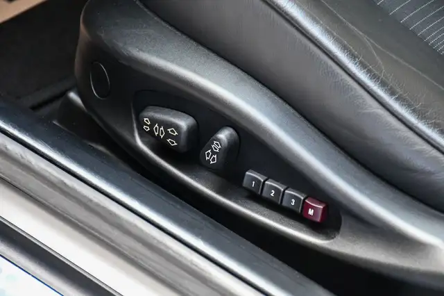 BMW 3 Series view 20