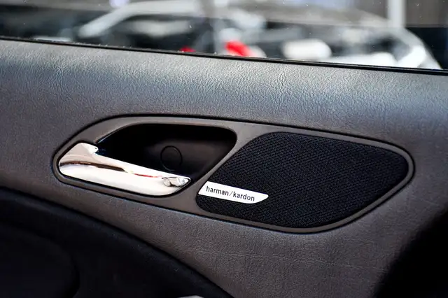 BMW 3 Series view 15
