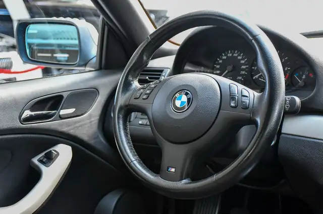 BMW 3 Series view 27
