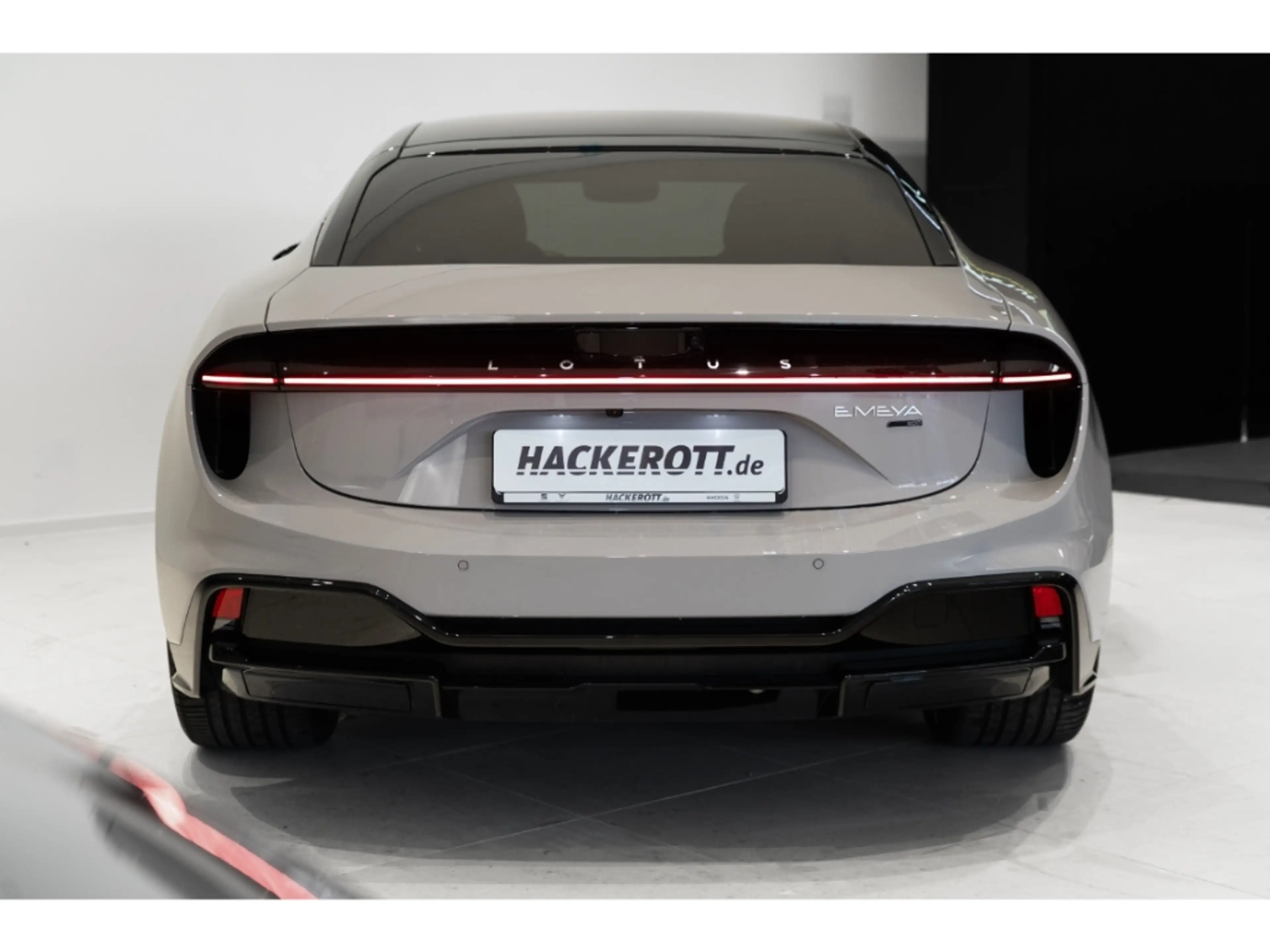 Lotus Emeya 600 Sport SE Electric towbar, 22'' spoke gloss Bla — photo 5