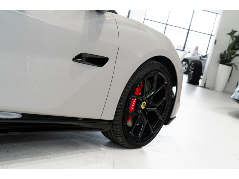 Lotus Emeya 600 Sport SE Electric towbar, 22'' spoke gloss Bla — photo 11