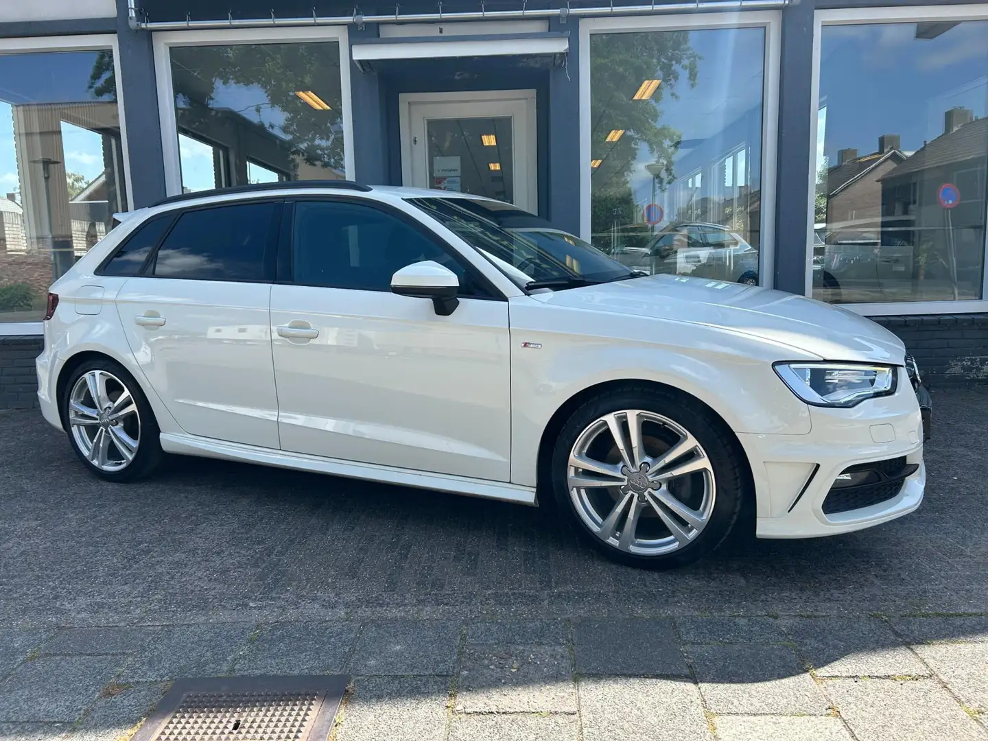 Audi A3 Sportback 1.4 TFSI S-LINE / CLIMAT / NAVI / XENON Blanco - 2