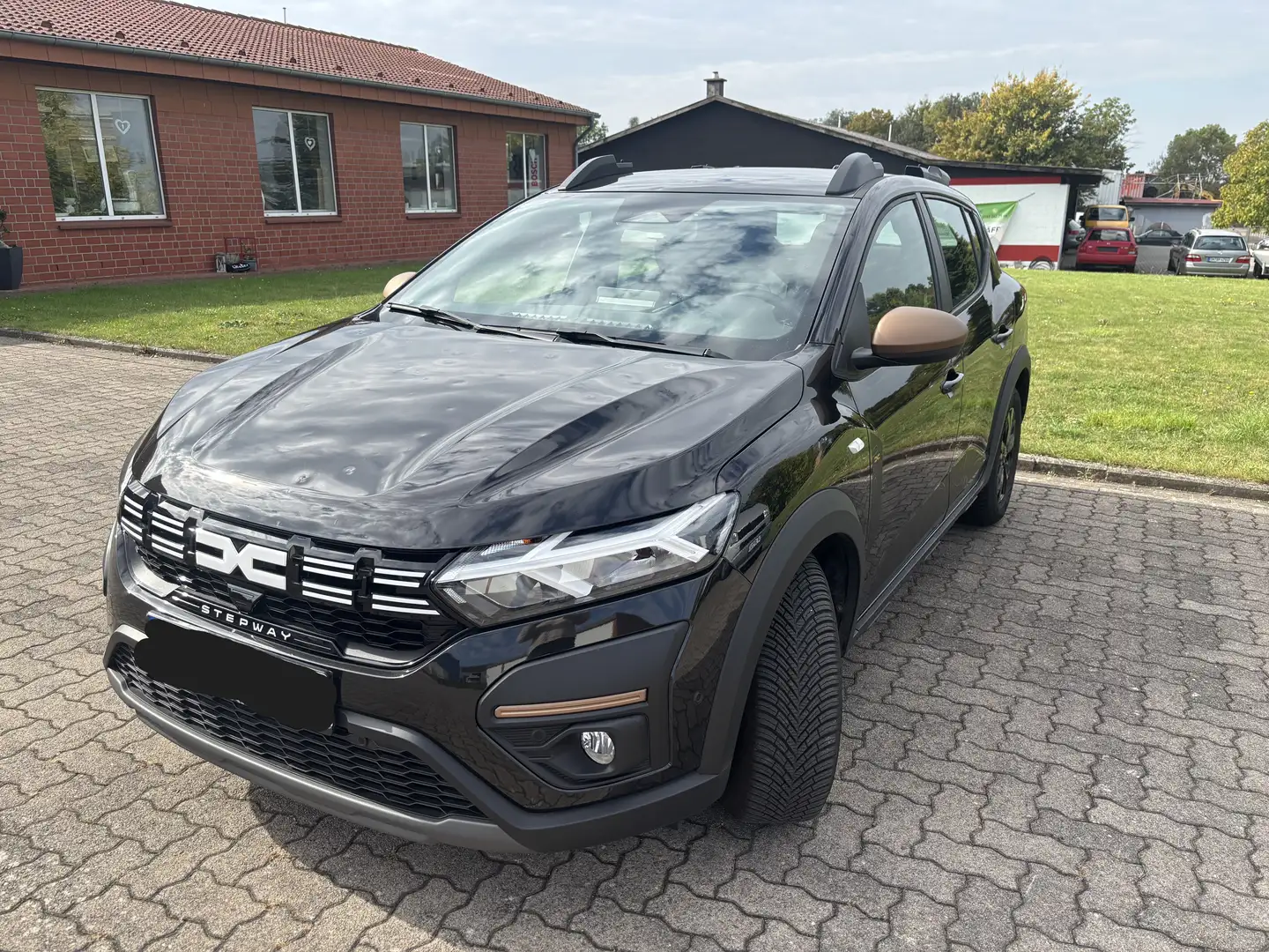 Dacia Sandero Sandero Stepway TCe 110 Extreme+ Schwarz - 1