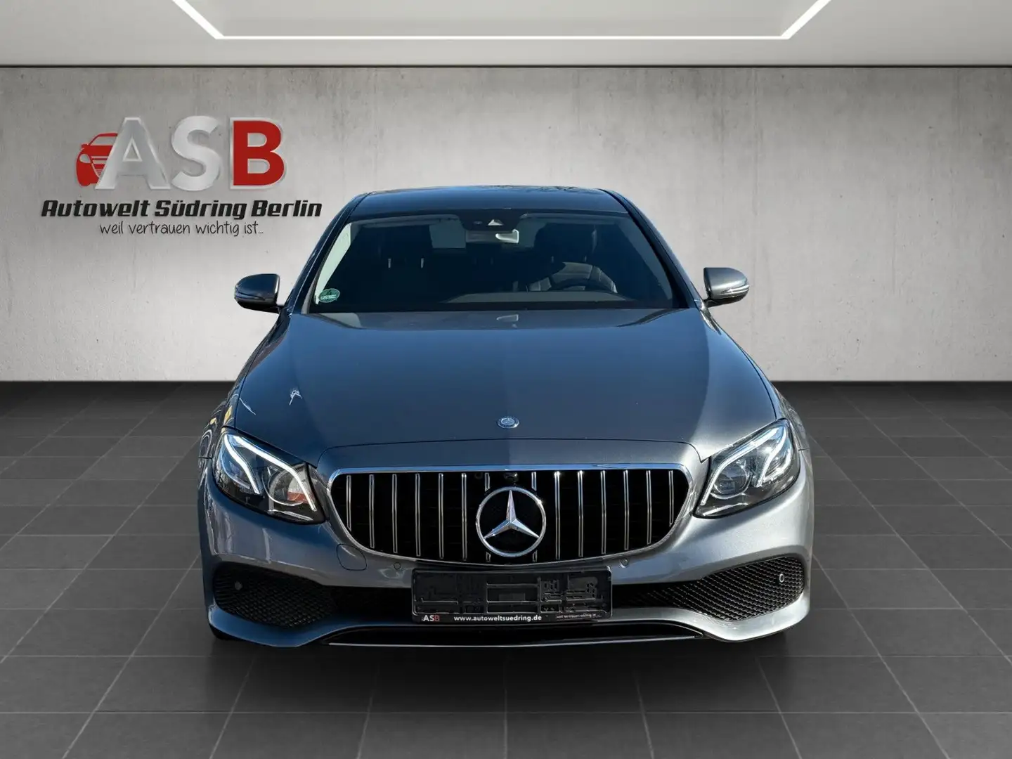 Mercedes-Benz E 220 d Lim.Avantgarde*ILS LED*Comand*Widescreen Grey - 2