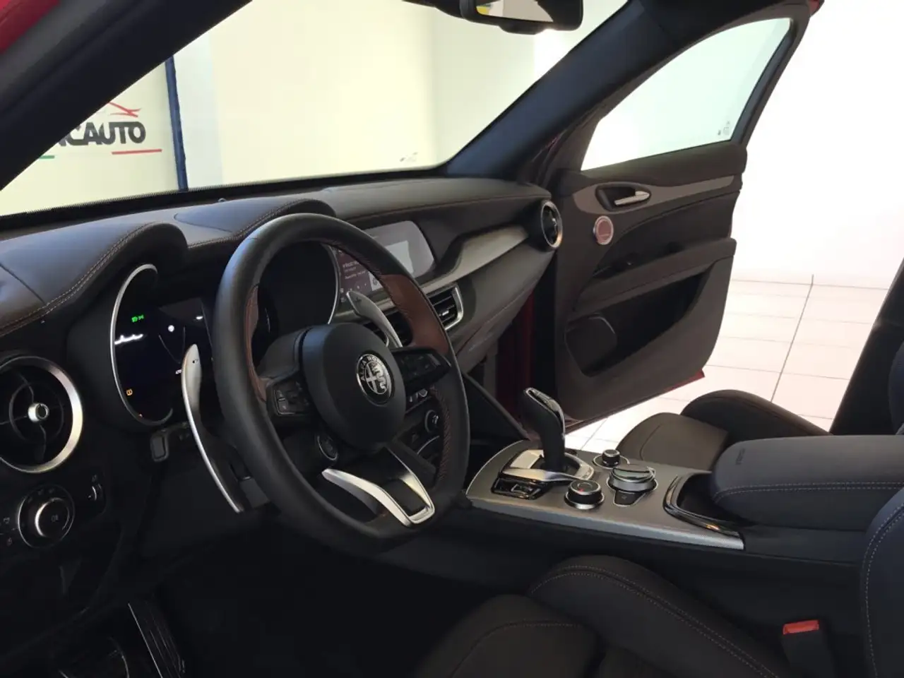 Alfa Romeo Stelvio 2025 — фото 17